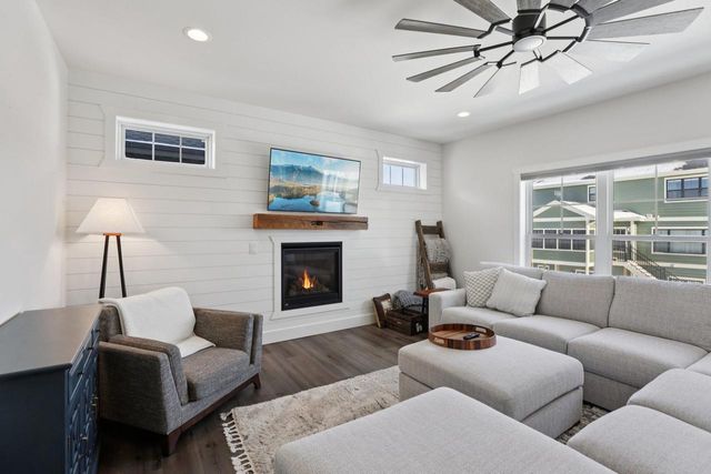 6256 John F Kennedy Drive, Deforest, WI 53532