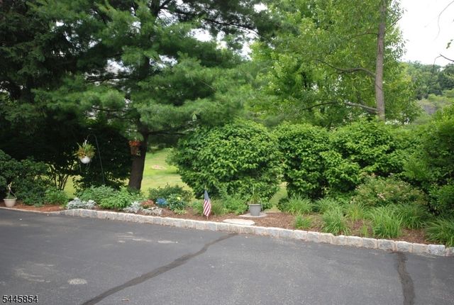 4 Quarry Dr B3, Woodland Park, NJ 07424