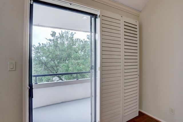 5220 Weslayan Street 310, Houston, TX 77005