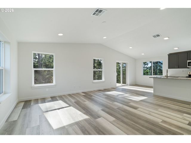 201 HIGHLAND Dr, Oceanside, OR 97134