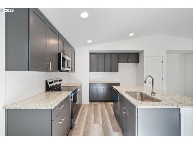 201 HIGHLAND Dr, Oceanside, OR 97134