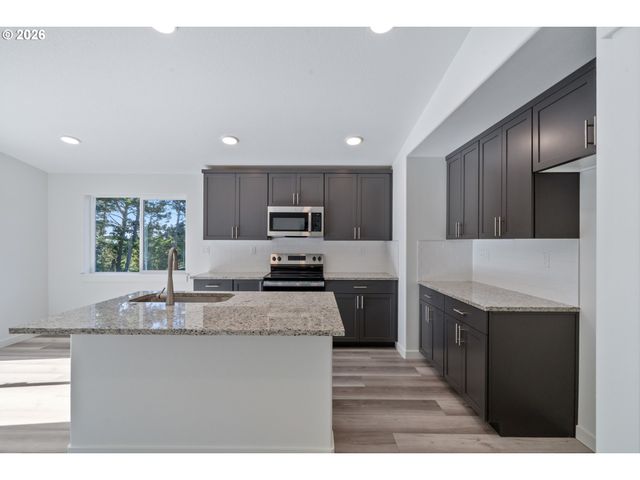 201 HIGHLAND Dr, Oceanside, OR 97134