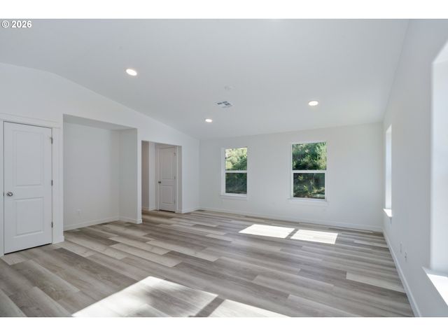 201 HIGHLAND Dr, Oceanside, OR 97134