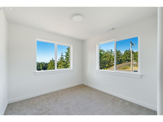 201 HIGHLAND Dr, Oceanside, OR 97134