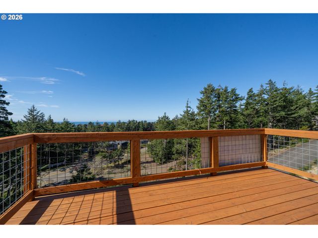 201 HIGHLAND Dr, Oceanside, OR 97134