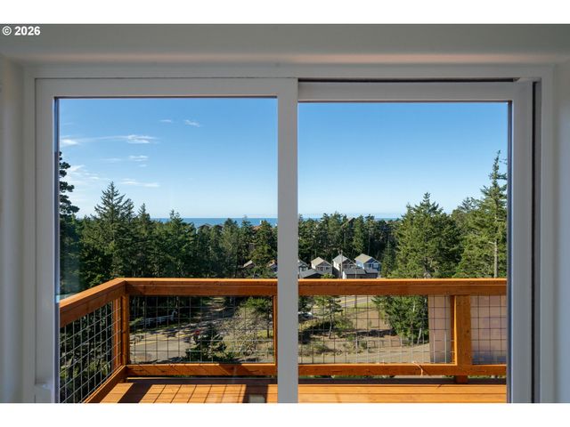 201 HIGHLAND Dr, Oceanside, OR 97134