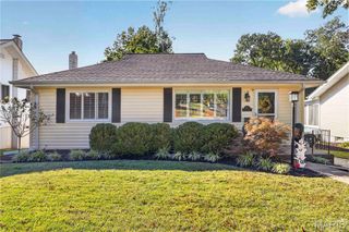 935 Glenway Drive, Glendale, MO 63122