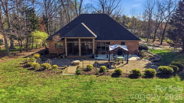 3101 Three Wood Drive, Denver, NC 28037