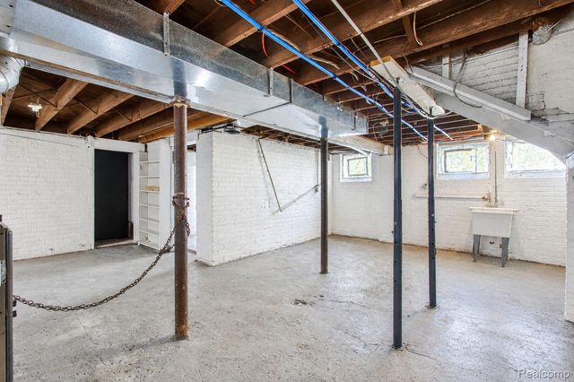 3935 Chatsworth Street, Detroit, MI 48224