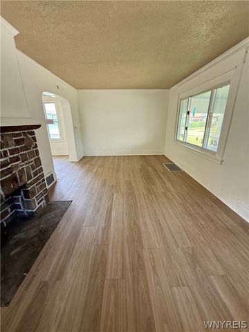 24 Amsterdam Avenue, Buffalo, NY 14215