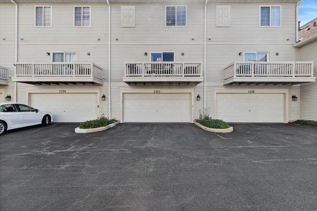 1333 NEW HAVEN Drive 1333, Cary, IL 60013
