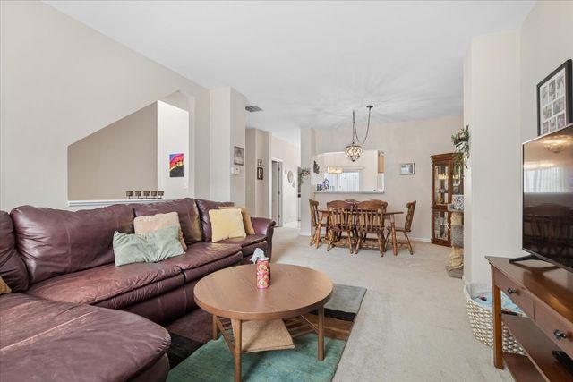 1333 NEW HAVEN Drive 1333, Cary, IL 60013