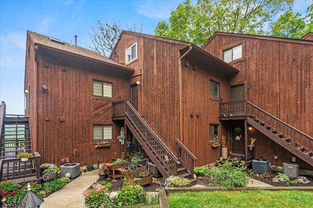 3 Telemark Dr 10, Vernon Twp., NJ 07462