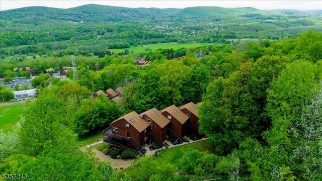 3 Telemark Dr 10, Vernon Twp., NJ 07462