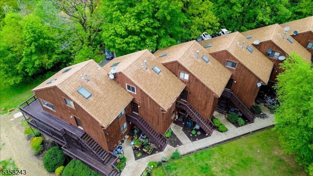 3 Telemark Dr 10, Vernon Twp., NJ 07462