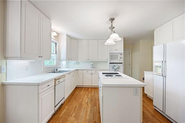 5616 Forkwood Drive NW, Acworth, GA 30101