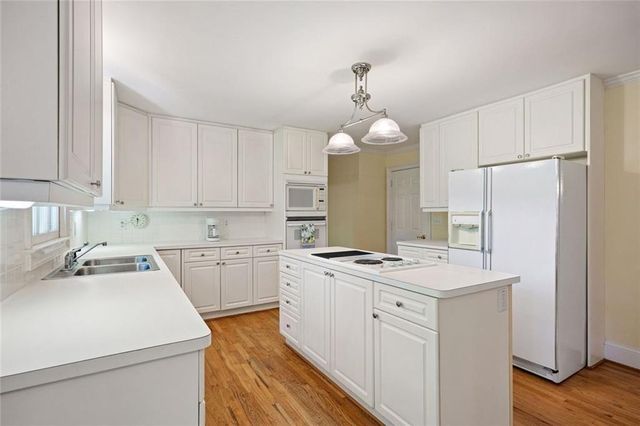 5616 Forkwood Drive NW, Acworth, GA 30101