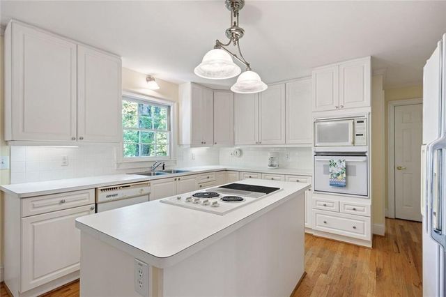 5616 Forkwood Drive NW, Acworth, GA 30101