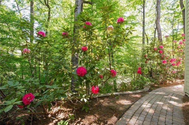 5616 Forkwood Drive NW, Acworth, GA 30101
