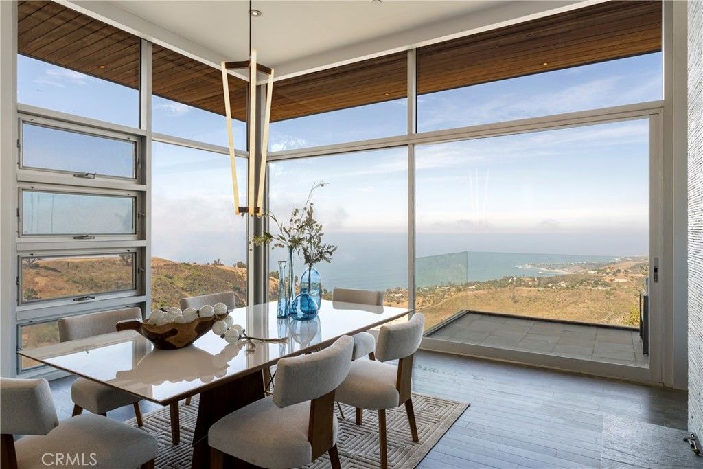 Image 14 of property listing at 21826 Castlewood Drive, Malibu, CA 90265