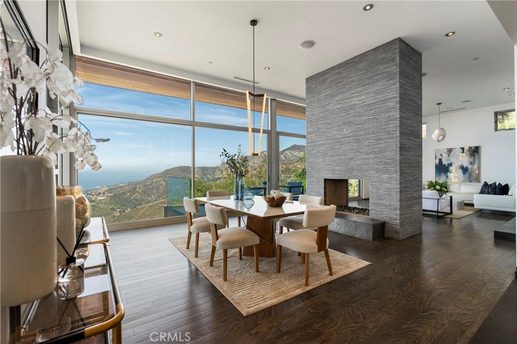 Image 16 of property listing at 21826 Castlewood Drive, Malibu, CA 90265