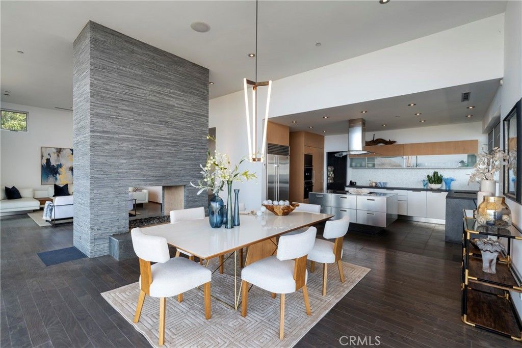 Image 18 of property listing at 21826 Castlewood Drive, Malibu, CA 90265