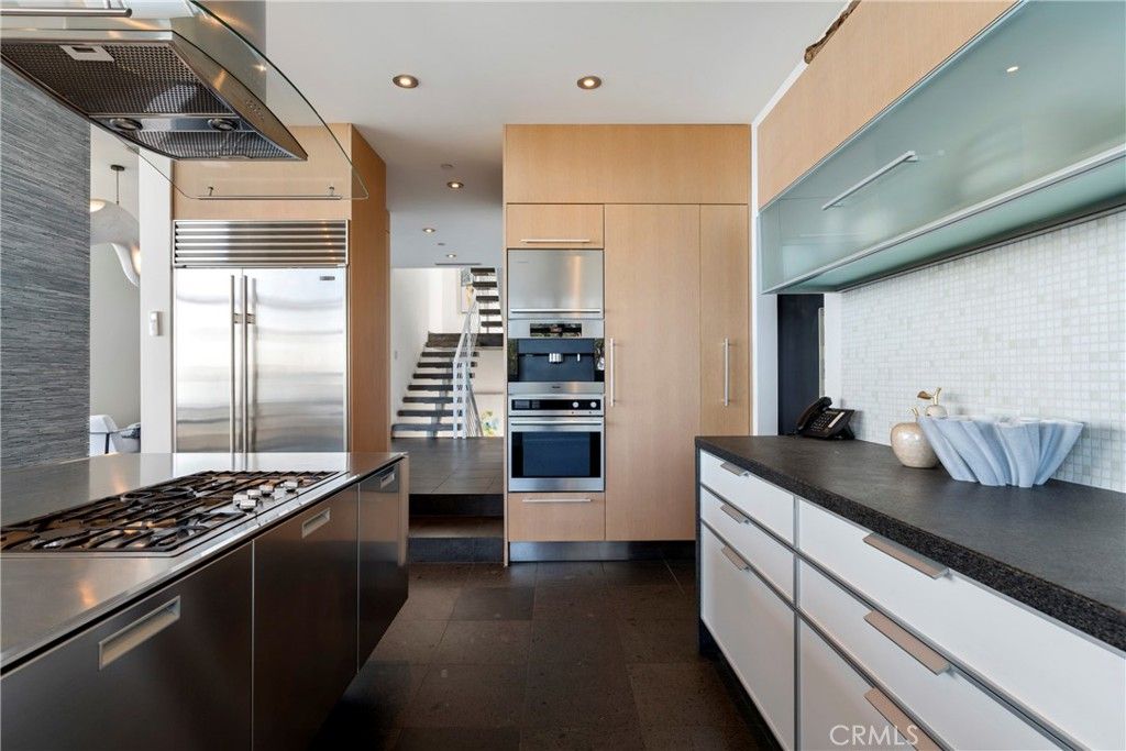 Image 22 of property listing at 21826 Castlewood Drive, Malibu, CA 90265