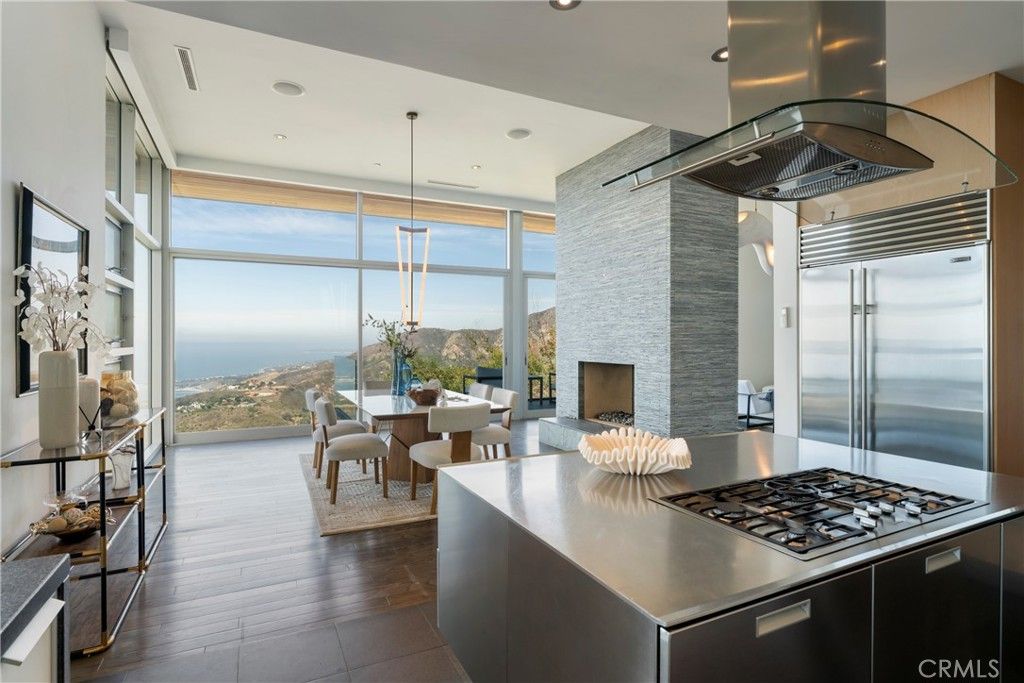 Image 23 of property listing at 21826 Castlewood Drive, Malibu, CA 90265