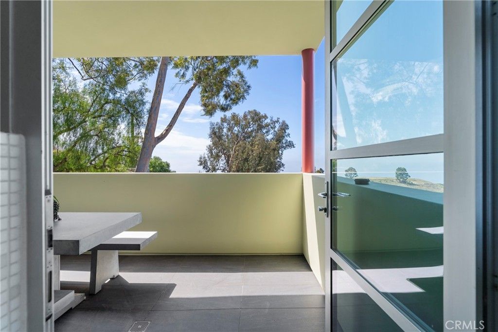 Image 24 of property listing at 21826 Castlewood Drive, Malibu, CA 90265