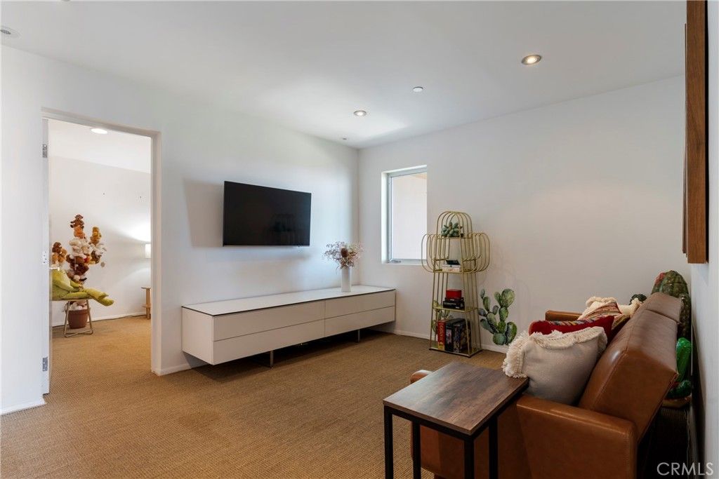 Image 28 of property listing at 21826 Castlewood Drive, Malibu, CA 90265