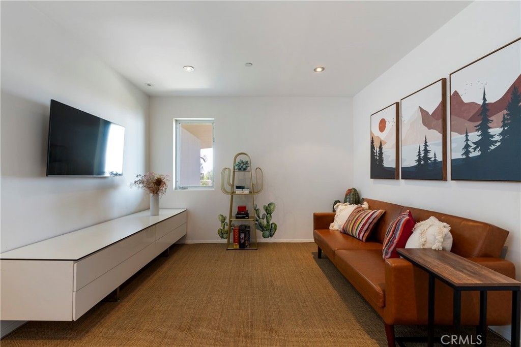 Image 29 of property listing at 21826 Castlewood Drive, Malibu, CA 90265