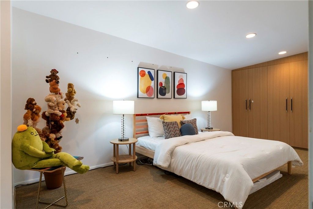 Image 30 of property listing at 21826 Castlewood Drive, Malibu, CA 90265