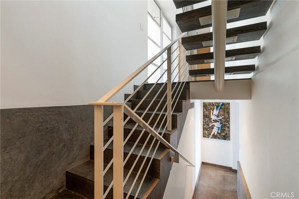 Image 33 of property listing at 21826 Castlewood Drive, Malibu, CA 90265