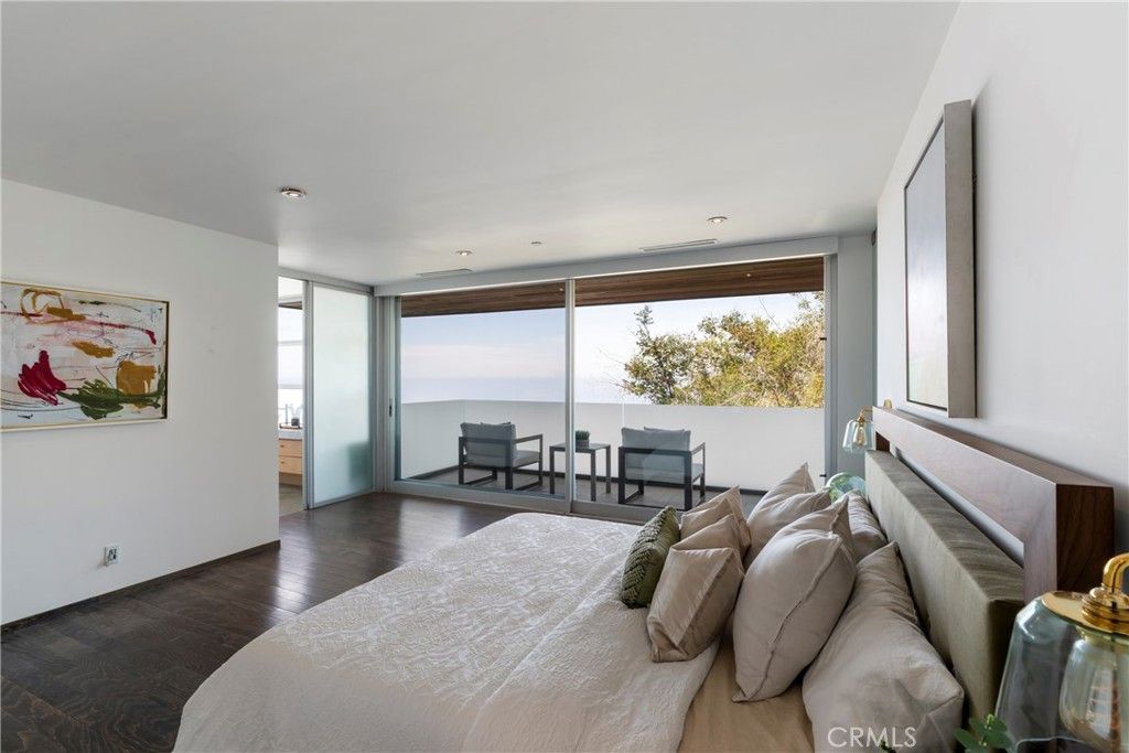 Image 35 of property listing at 21826 Castlewood Drive, Malibu, CA 90265