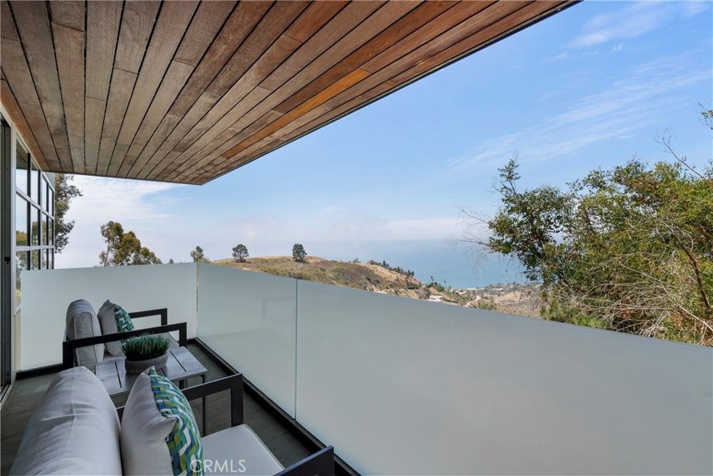 Image 38 of property listing at 21826 Castlewood Drive, Malibu, CA 90265