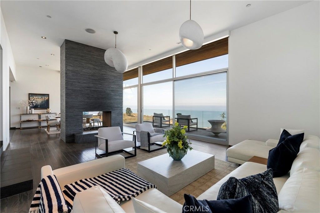 Image 5 of property listing at 21826 Castlewood Drive, Malibu, CA 90265
