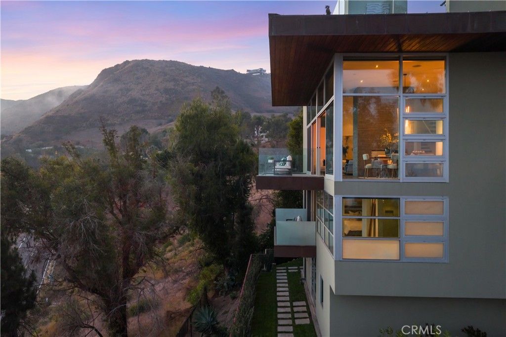 Image 64 of property listing at 21826 Castlewood Drive, Malibu, CA 90265