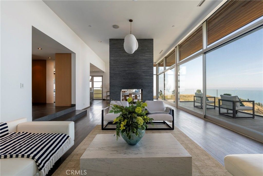 Image 8 of property listing at 21826 Castlewood Drive, Malibu, CA 90265