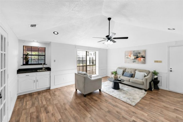 2408 Castle Street, Irving, TX 75038