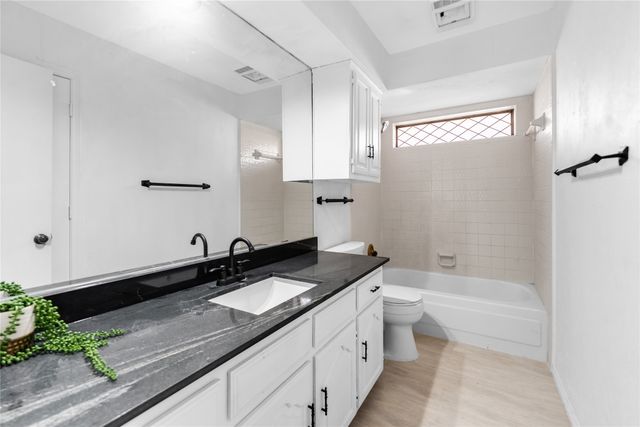 2408 Castle Street, Irving, TX 75038