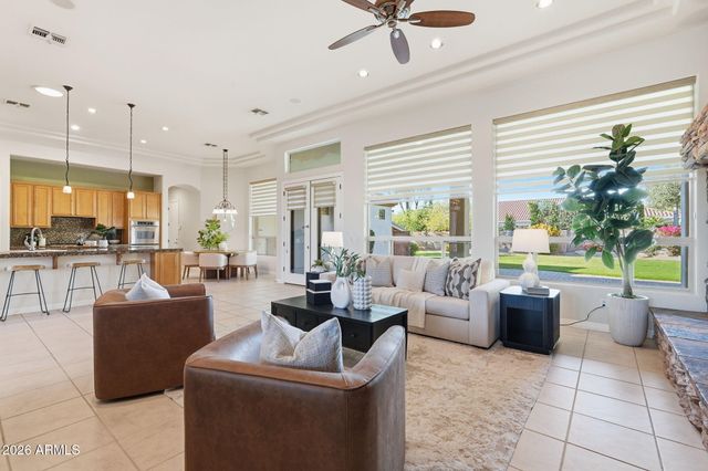 370 E CANYON CREEK Drive, Gilbert, AZ 85295