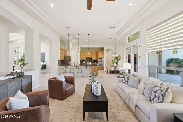 370 E CANYON CREEK Drive, Gilbert, AZ 85295