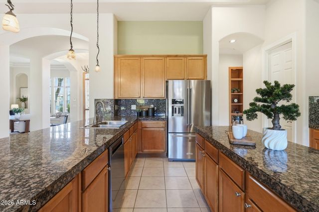 370 E CANYON CREEK Drive, Gilbert, AZ 85295