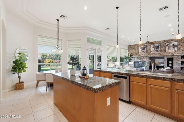 370 E CANYON CREEK Drive, Gilbert, AZ 85295