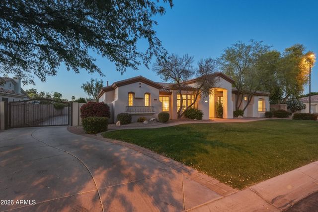 370 E CANYON CREEK Drive, Gilbert, AZ 85295