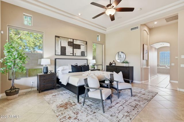 370 E CANYON CREEK Drive, Gilbert, AZ 85295