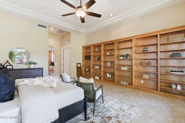 370 E CANYON CREEK Drive, Gilbert, AZ 85295