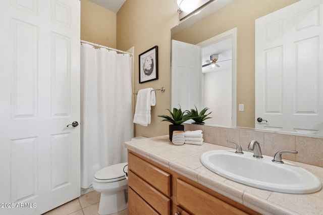 370 E CANYON CREEK Drive, Gilbert, AZ 85295