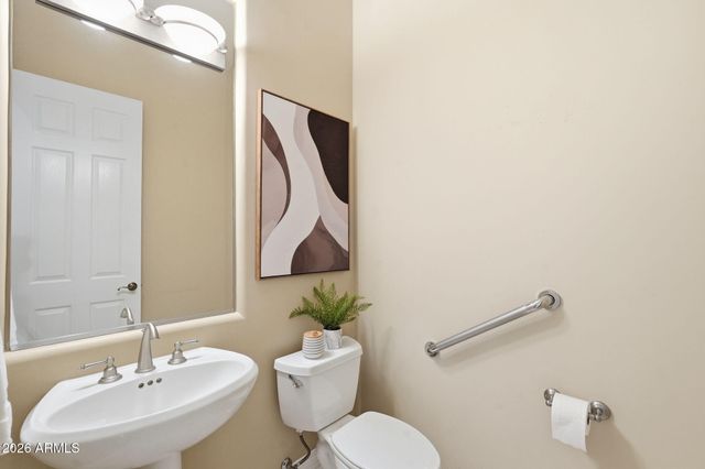 370 E CANYON CREEK Drive, Gilbert, AZ 85295