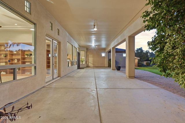 370 E CANYON CREEK Drive, Gilbert, AZ 85295